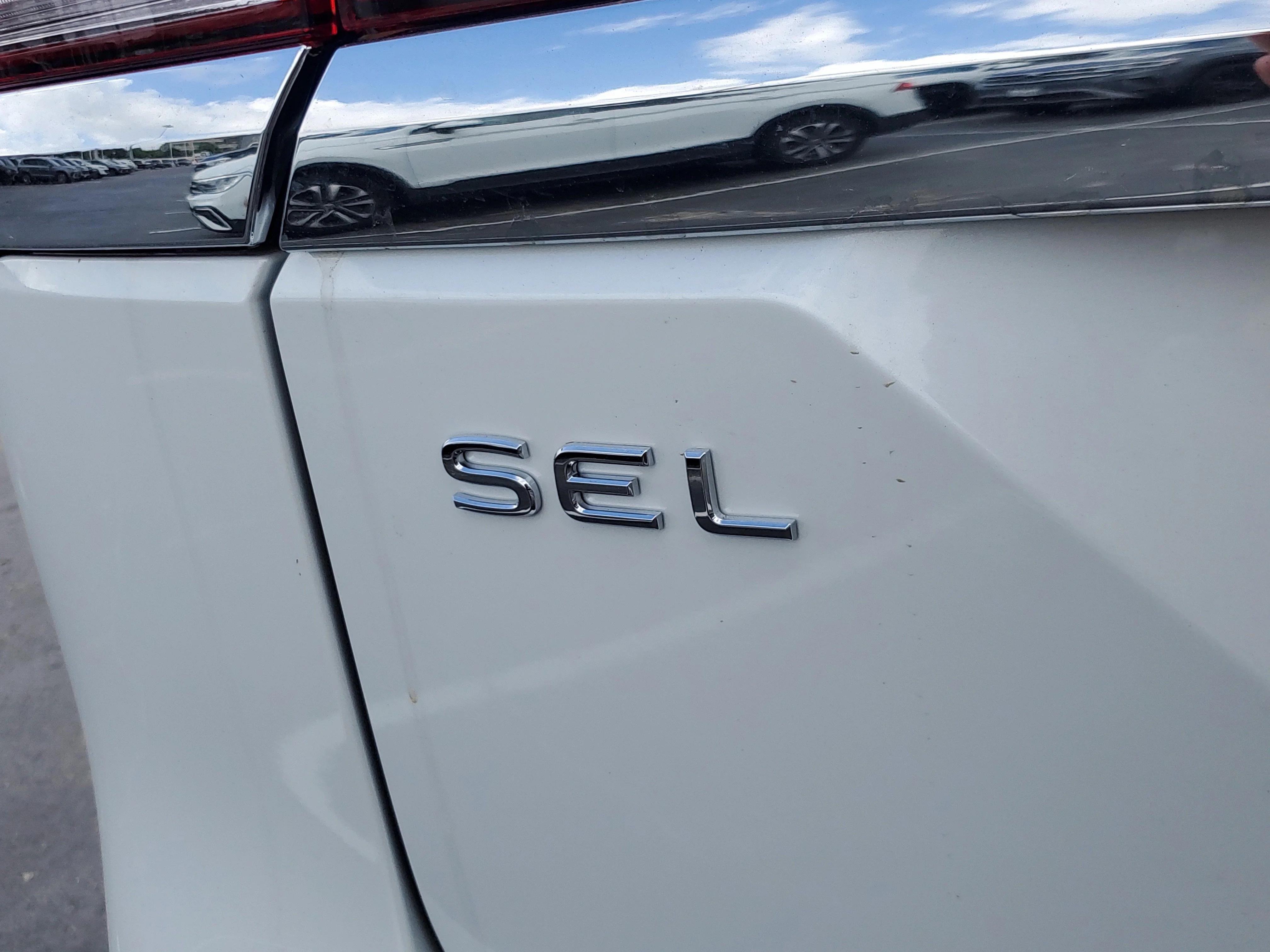 New 2026 White Volkswagen 2.0T SEL image 5