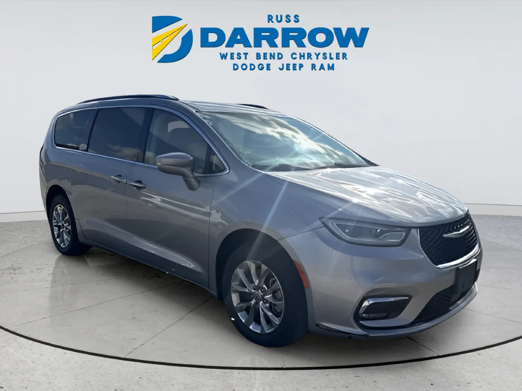 Used 2021 Silver Chrysler Touring L image 7