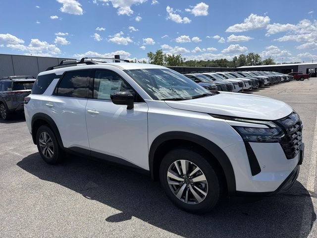 New 2026 Everest White Pearl TriCoat Nissan SL image 3