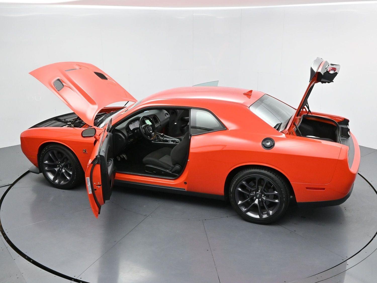 Used 2022 Go Mango Dodge R/T Scat Pack image 39