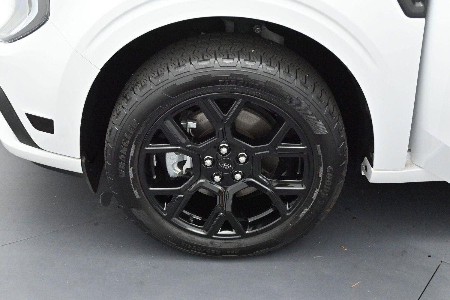 Used 2025 Oxford White Ford Lobo Standard image 30
