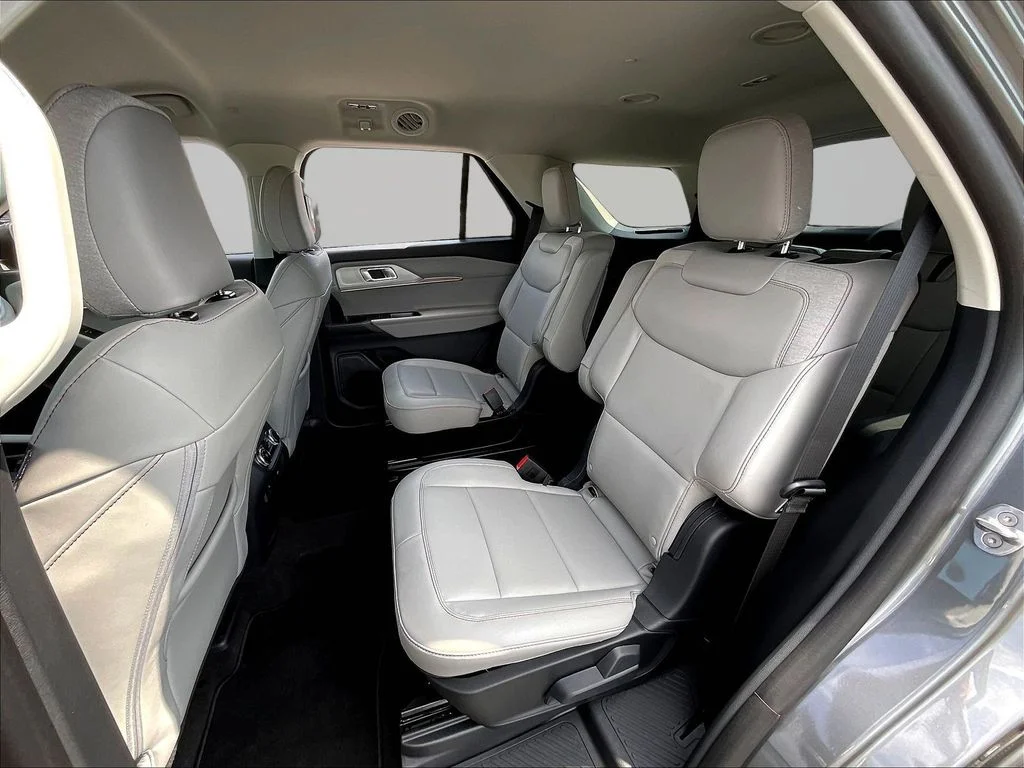 New 2026 Carbonized Gray Metallic Ford Active image 31