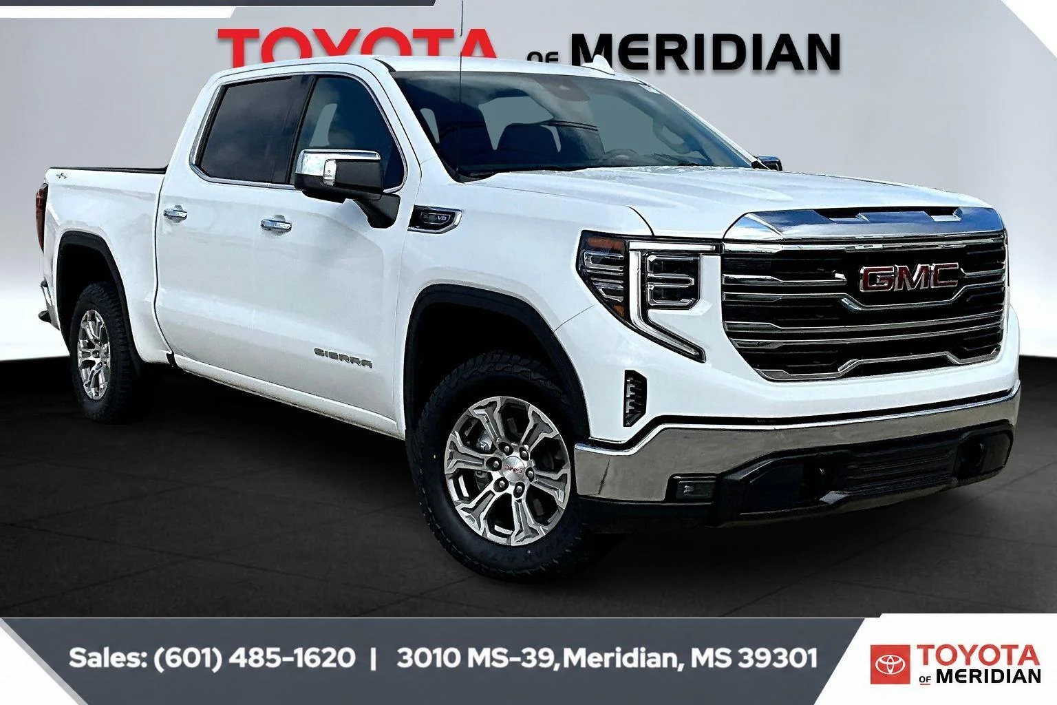 Used 2024 Summit White GMC SLT image 1
