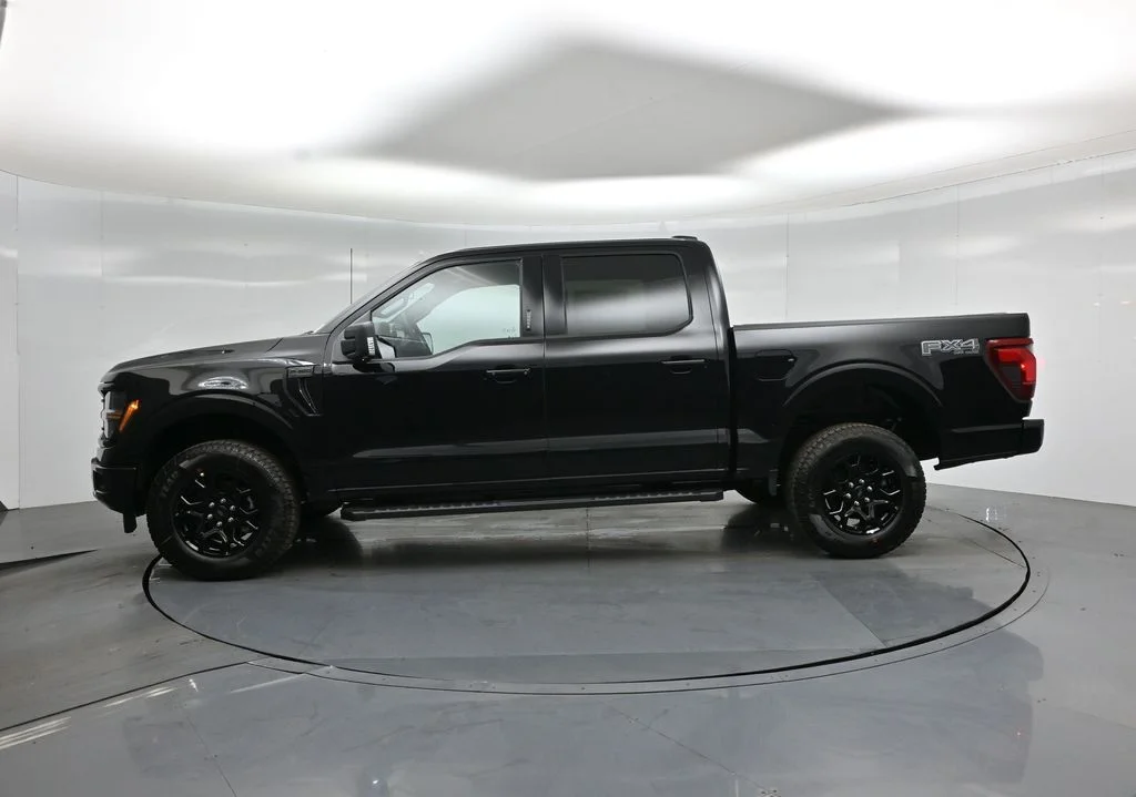New 2026 Agate Black Metallic Ford XLT image 27