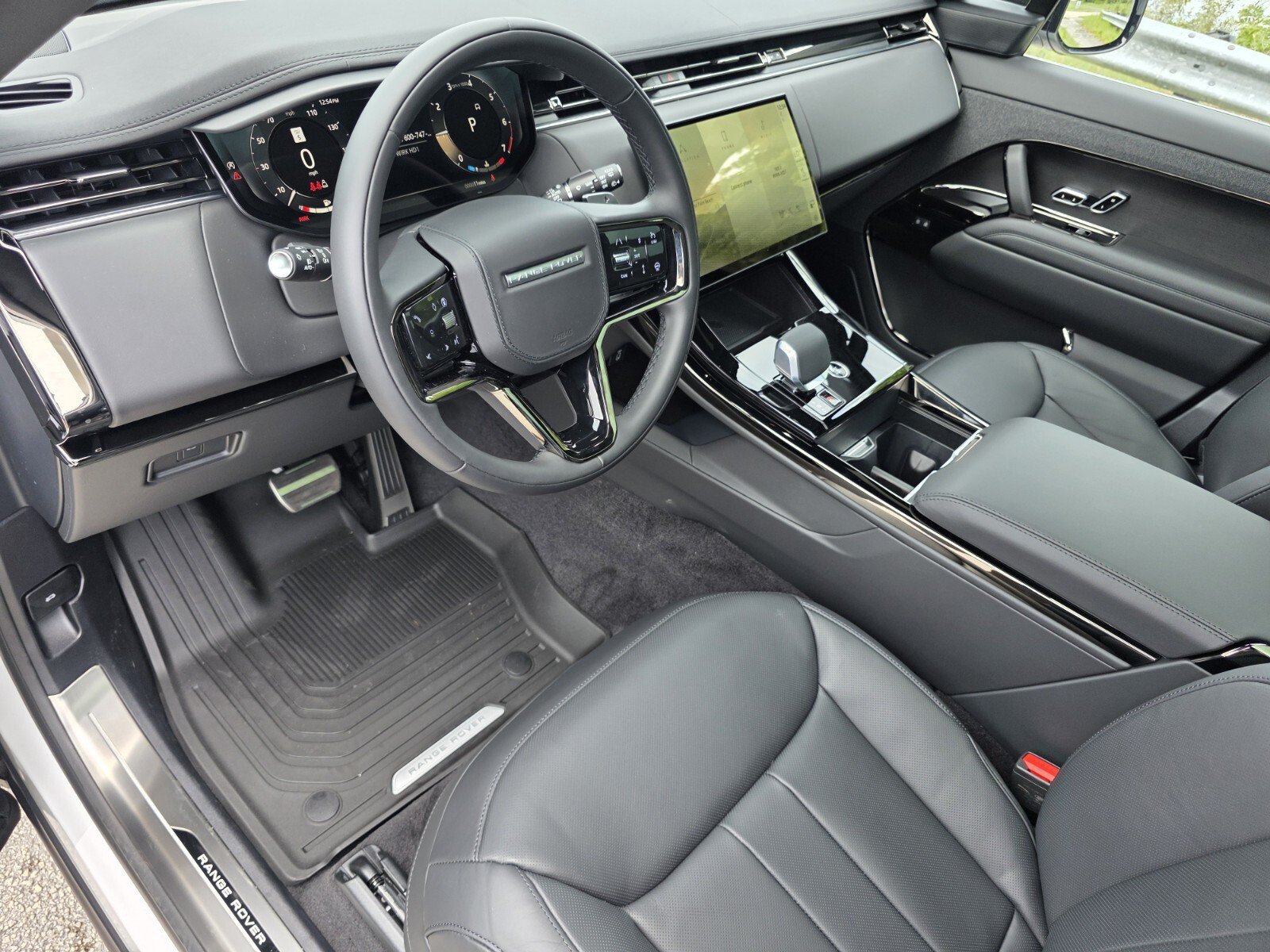 New 2026 Fuji White Land Rover P400 Dynamic SE image 11
