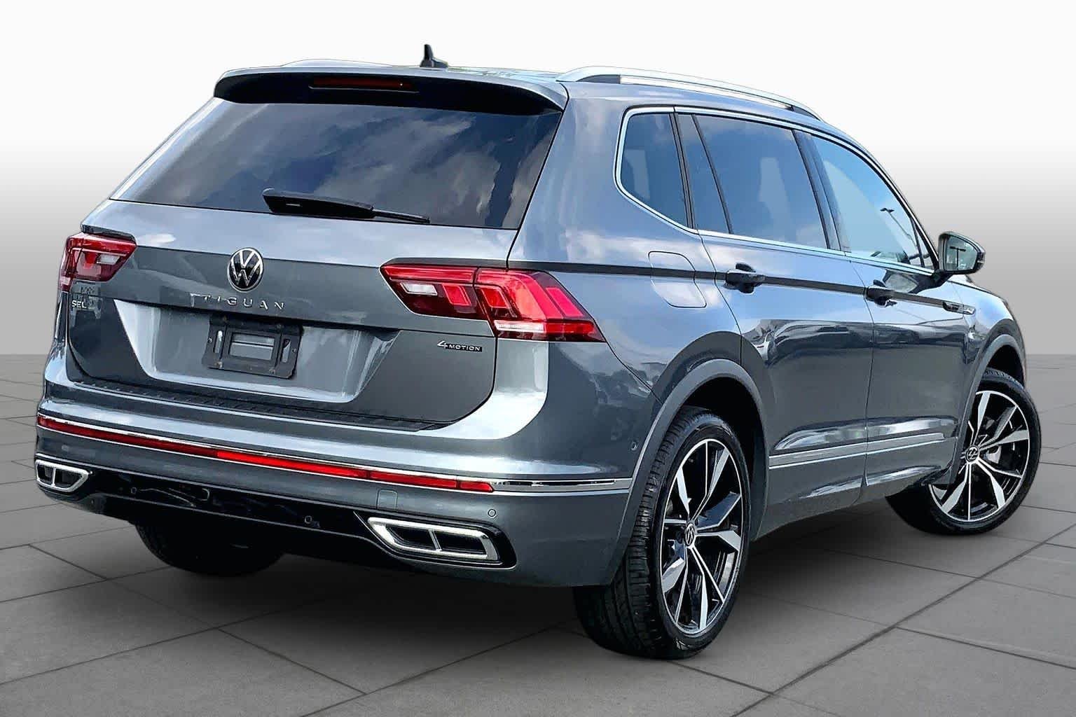 Used 2023 Platinum Gray Metallic Volkswagen SEL R-Line image 13