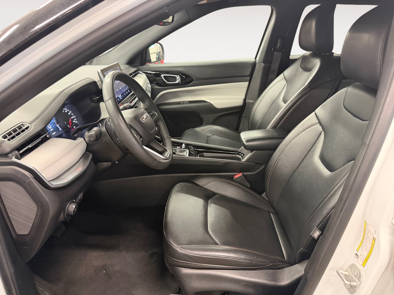 Used 2024 Bright White Clearcoat Jeep Limited image 22