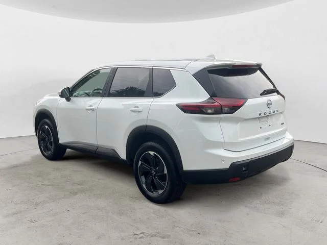 Used 2025 White Nissan SV image 3