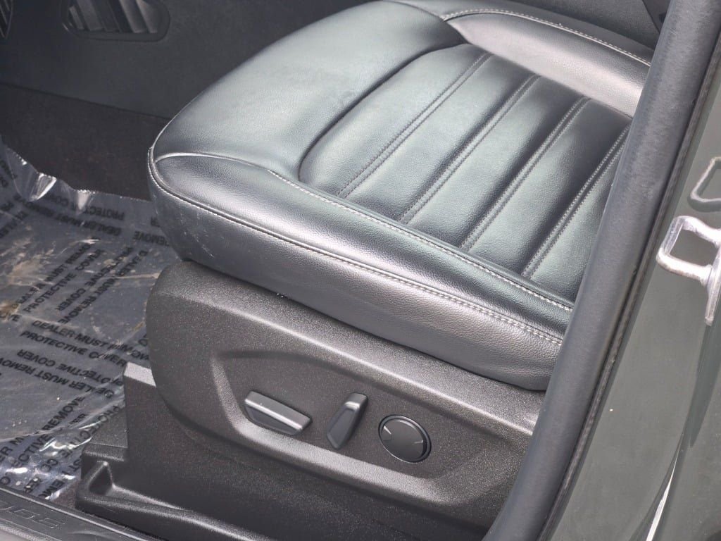 Used 2023 Green Metallic Ford SEL image 23