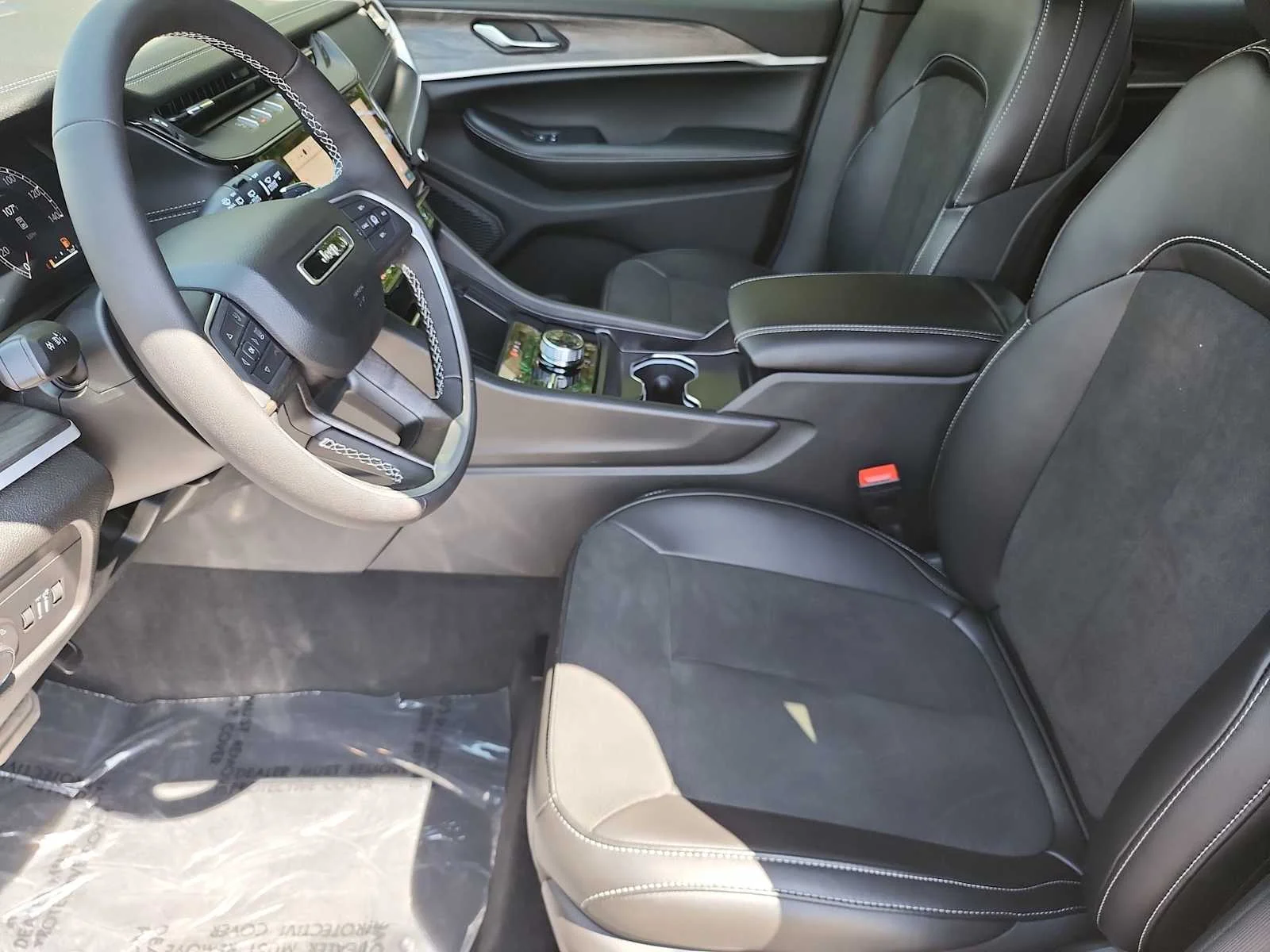 New 2026 Baltic Gray Metallic Clearcoat Jeep Laredo Altitude image 15