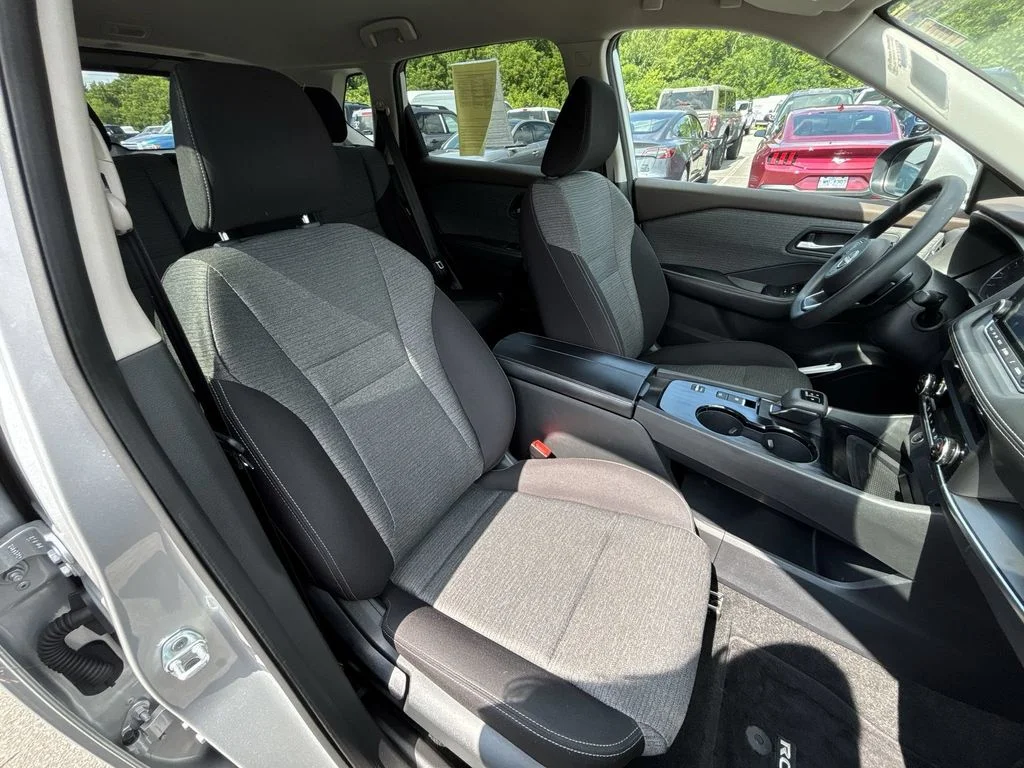 Used 2023 Silver Nissan SV image 25