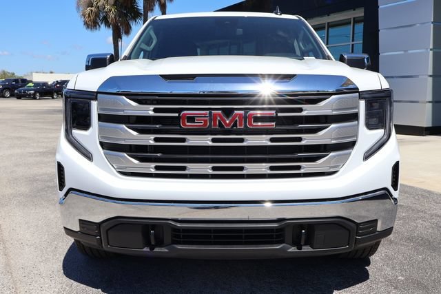 New 2026 Summit White GMC SLE image 3