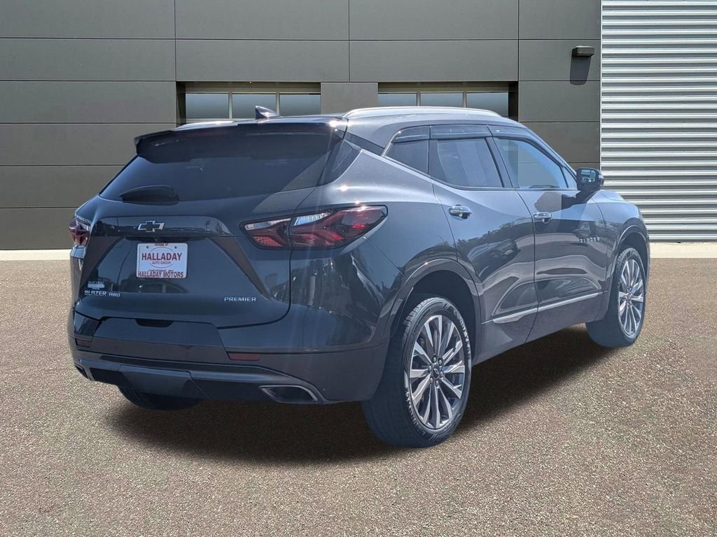 Used 2022 Iron Gray Metallic Chevrolet Premier image 5