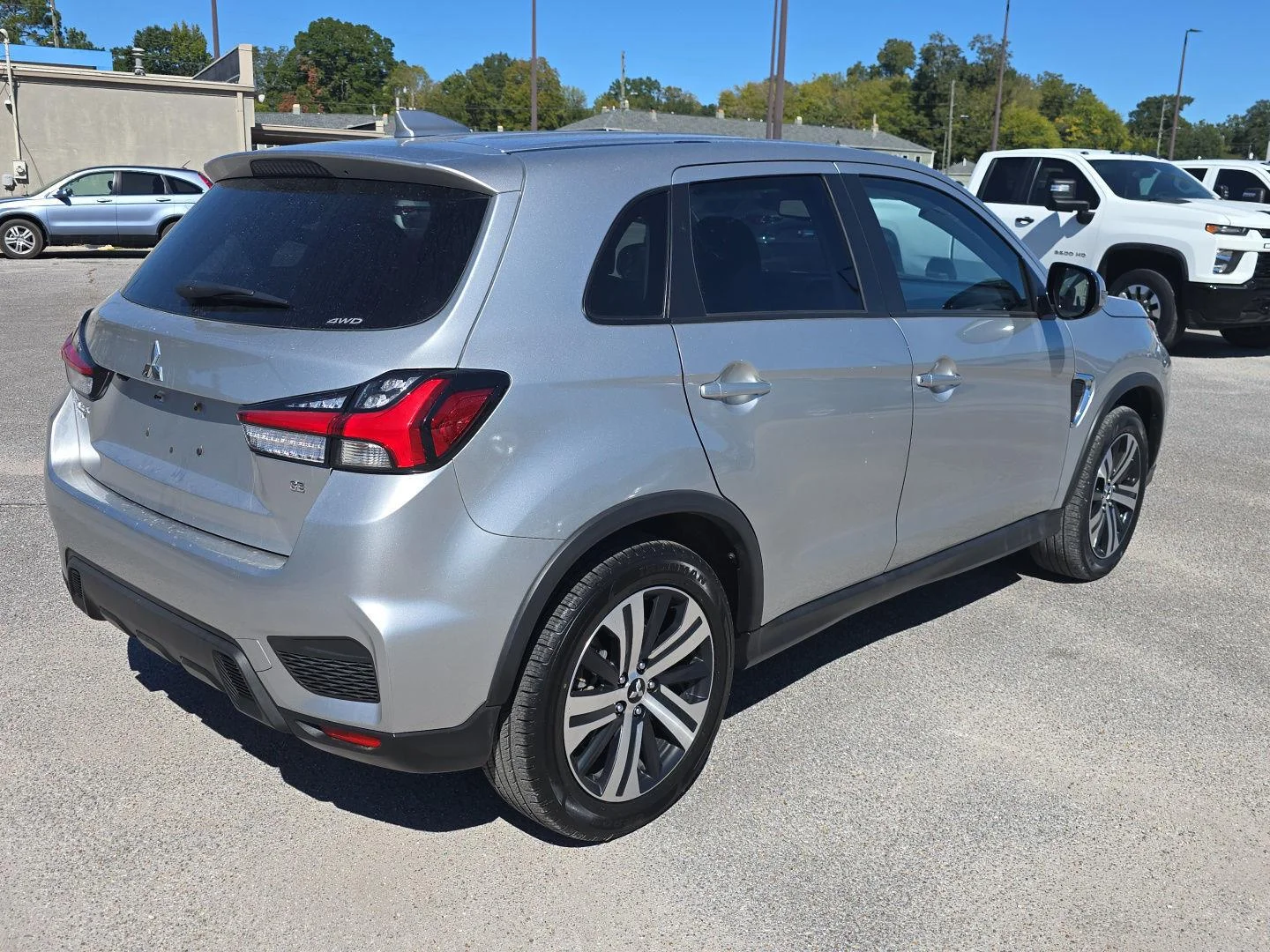 Used 2026  Mitsubishi SE image 3