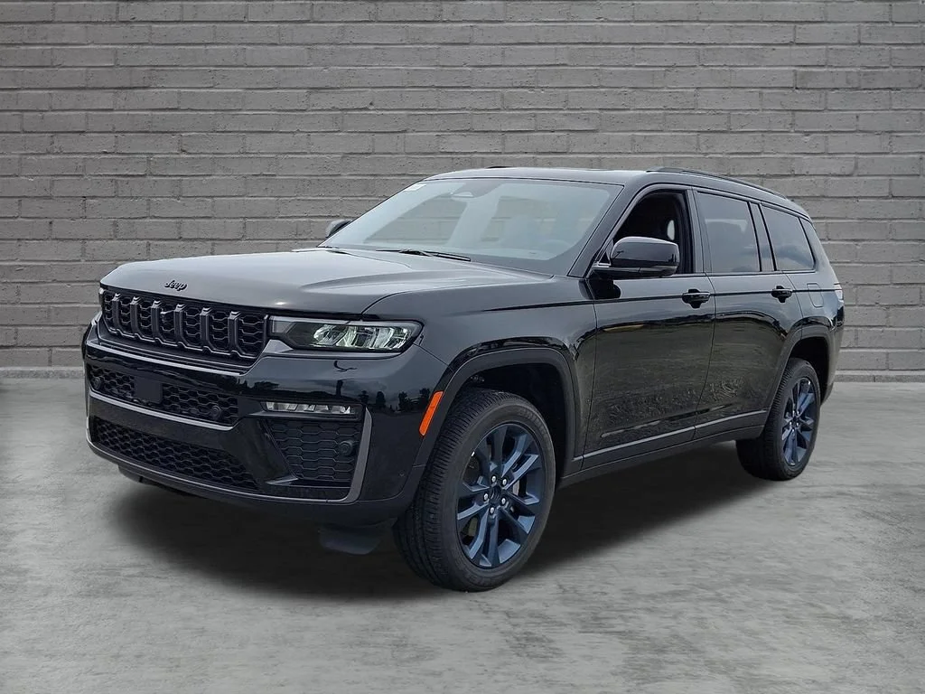 New 2026 Diamond Black Crystal Pearlcoat Jeep 85th Anniversary Edition image 4