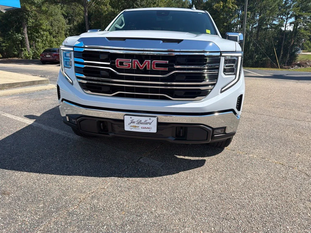 Used 2026 Glacier White Tricoat GMC SLT image 8