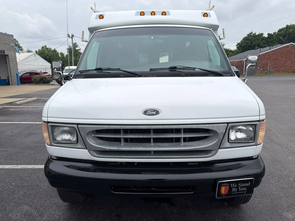 Used 2000 Oxford White Clearcoat Ford Standard image 8