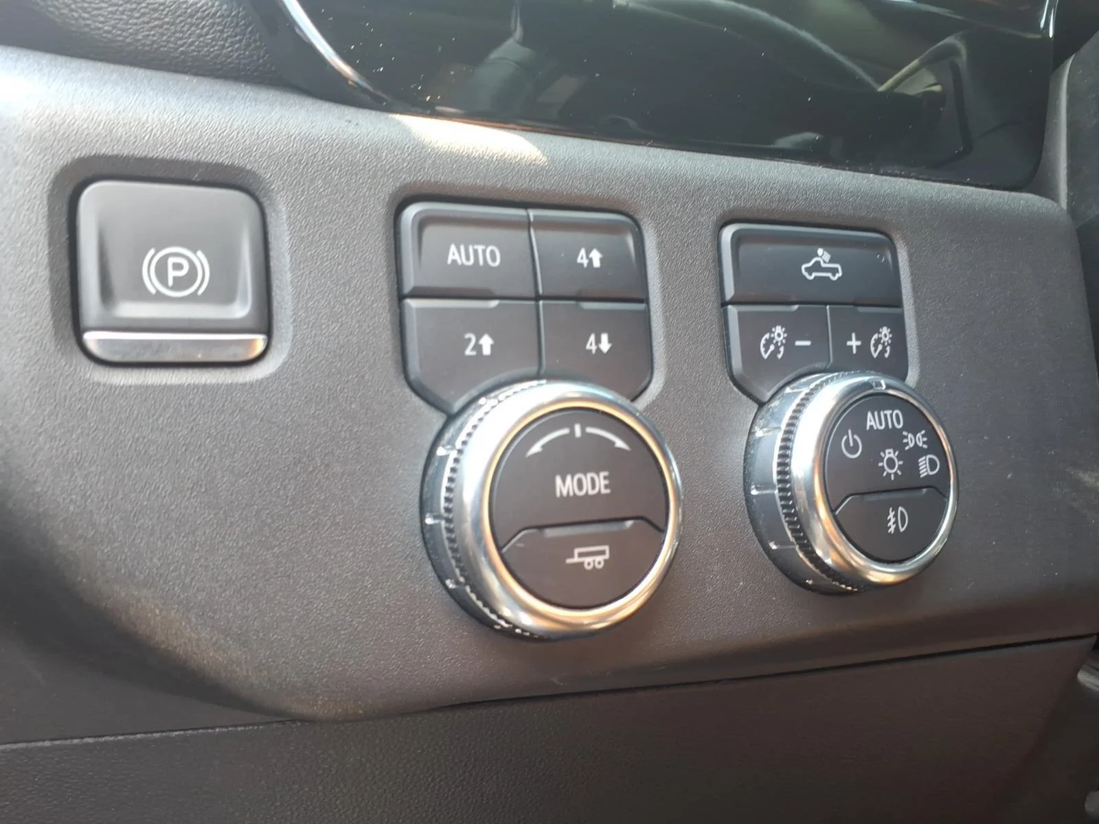 Used 2023 Dynamic Blue Metallic GMC Elevation image 9