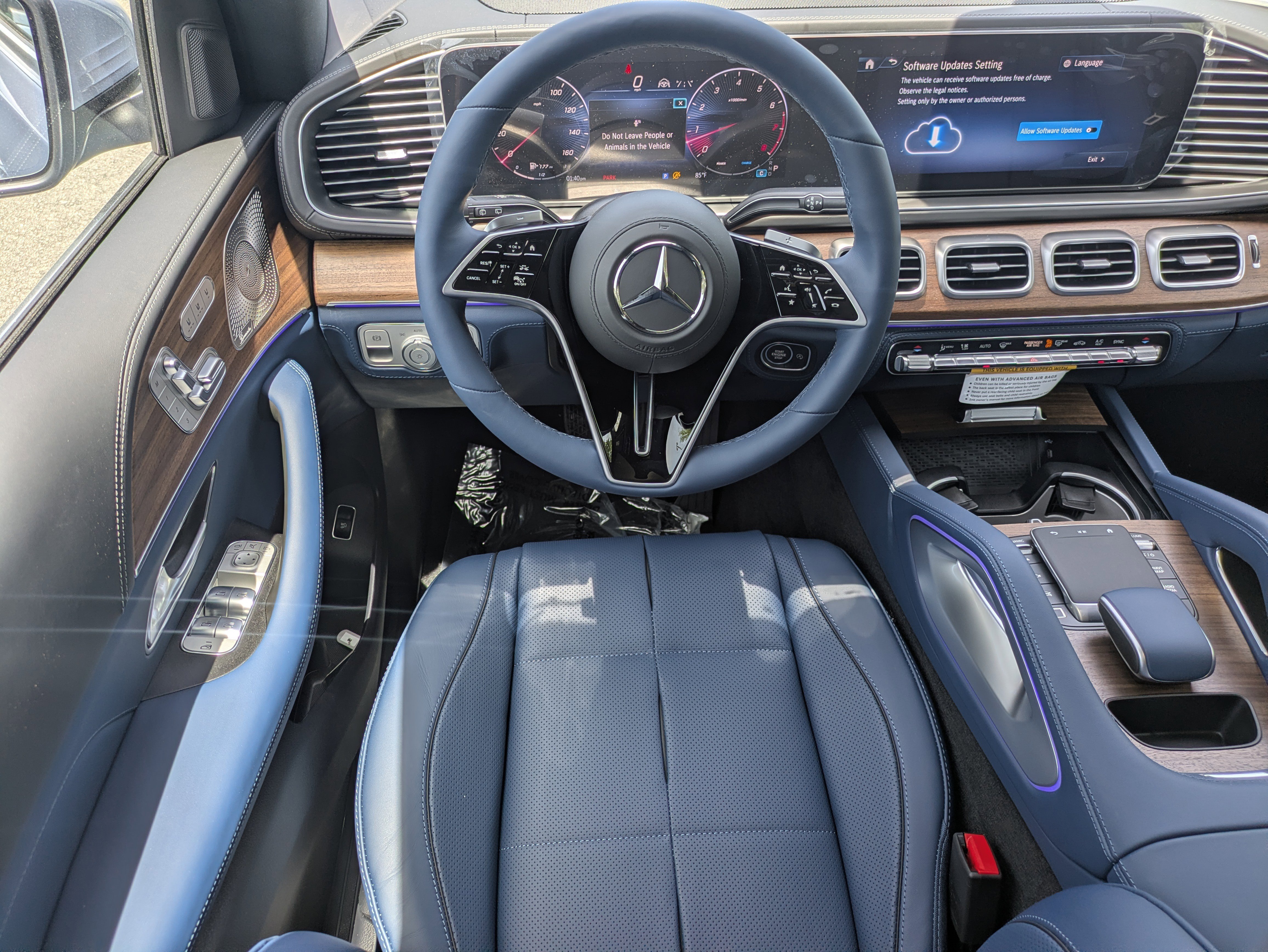 New 2026 MANUFAKTUR Cote d'Azur Light Blue Metallic Mercedes-Benz GLE 350 image 41
