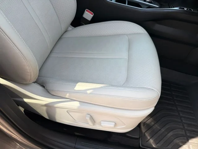 Certified Used 2025 Beige Kia EX image 26