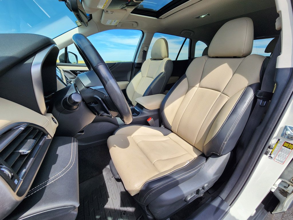 Used 2021 Crystal White Pearl Subaru Limited image 12