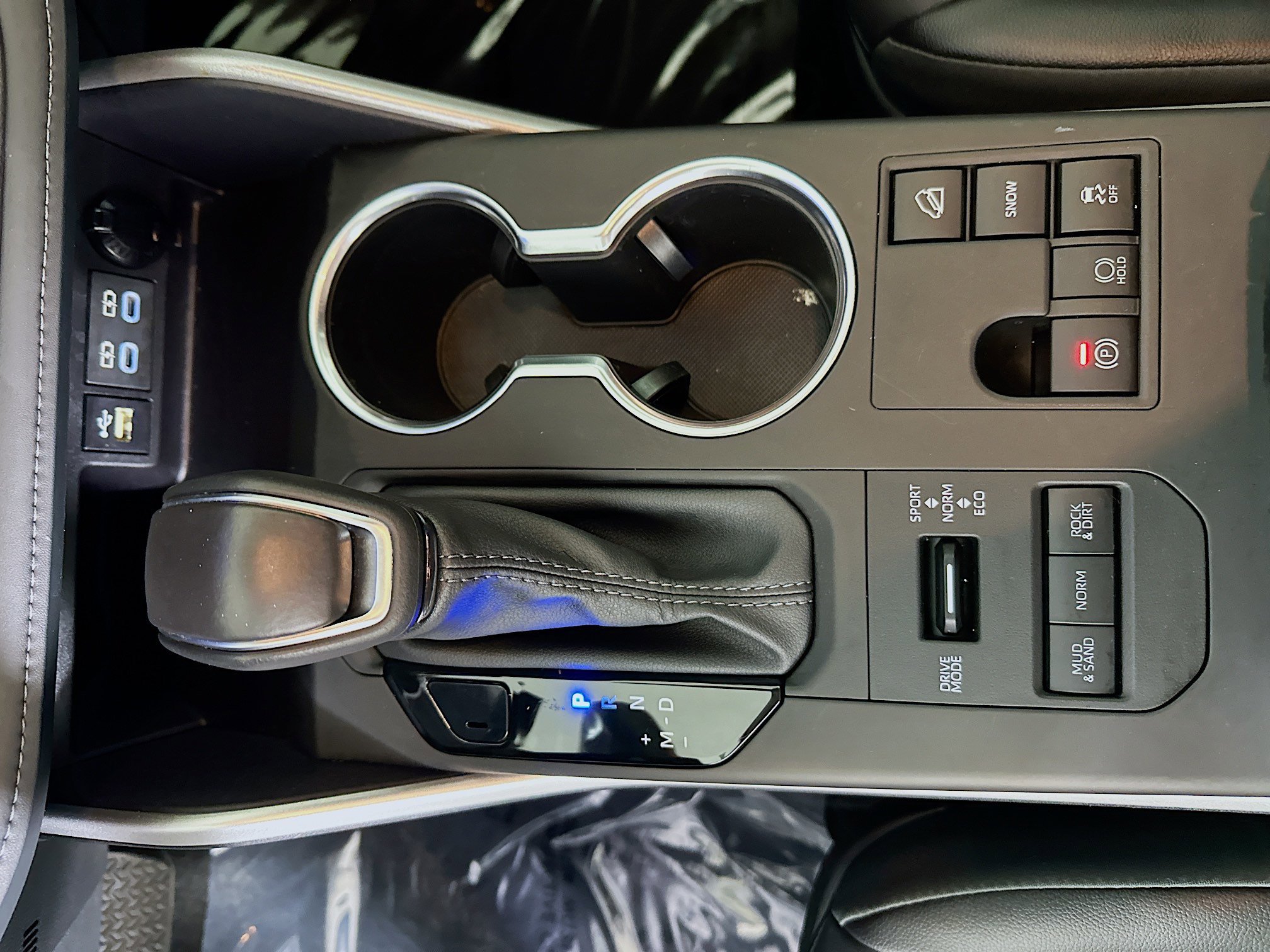 Certified Used 2025 Pearl Toyota XLE image 22