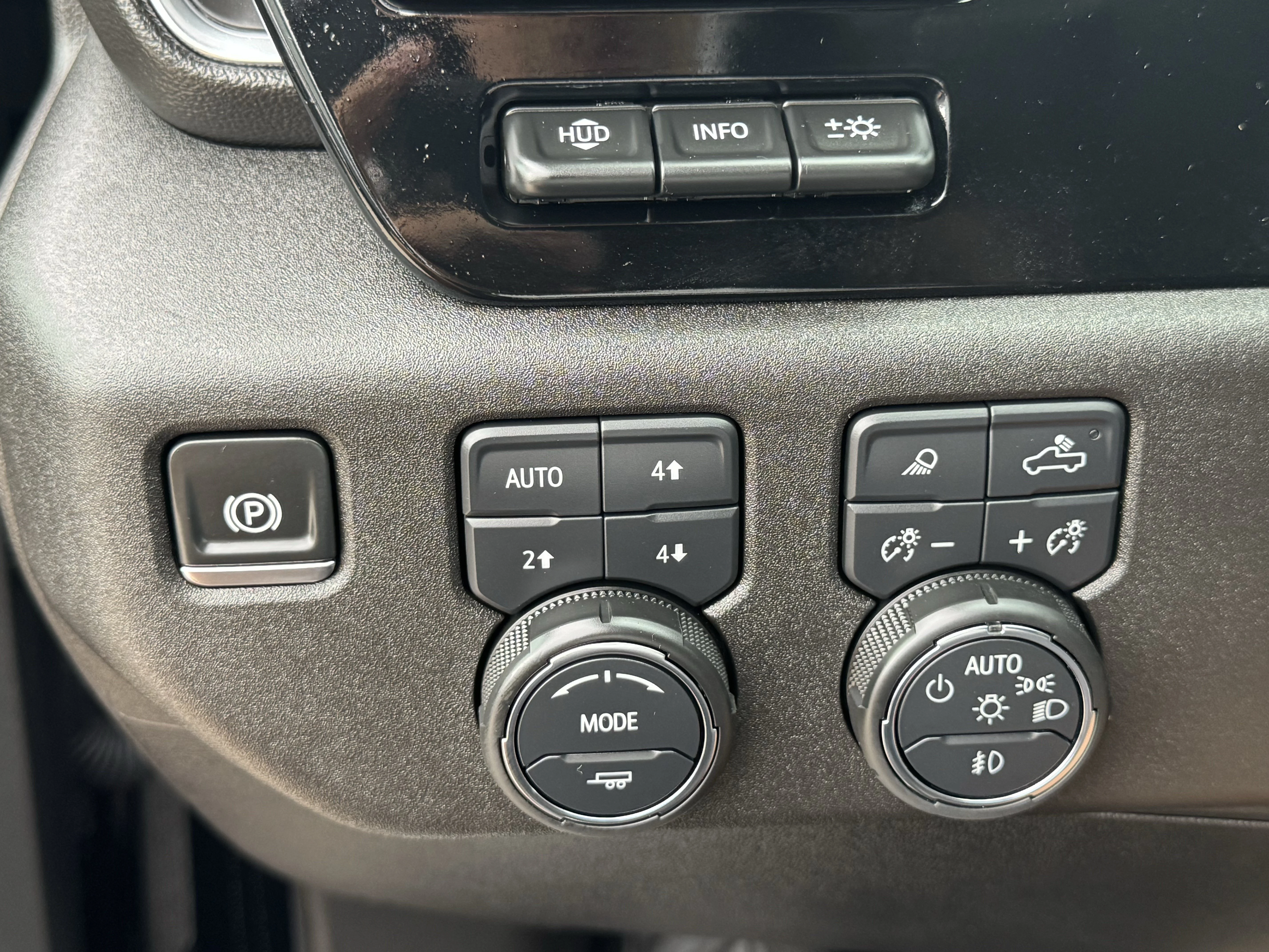 Used 2025 Black Chevrolet High Country image 20