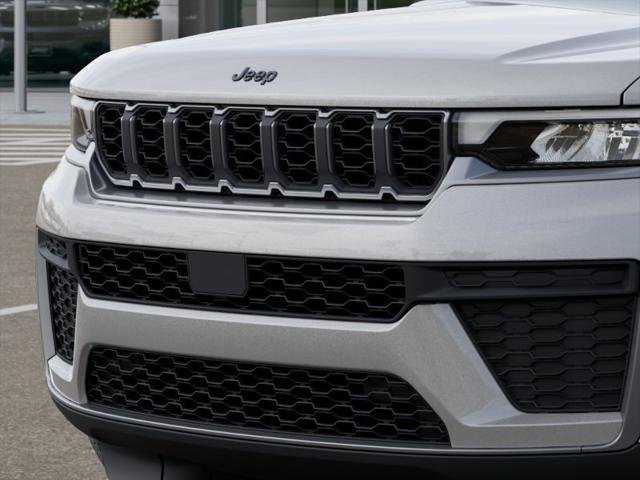 New 2026 Silver Zynith Exterior Paint Jeep Altitude image 37