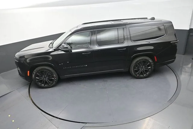 New 2026 High Gloss Black Exterior Paint Jeep Summit Reserve image 14
