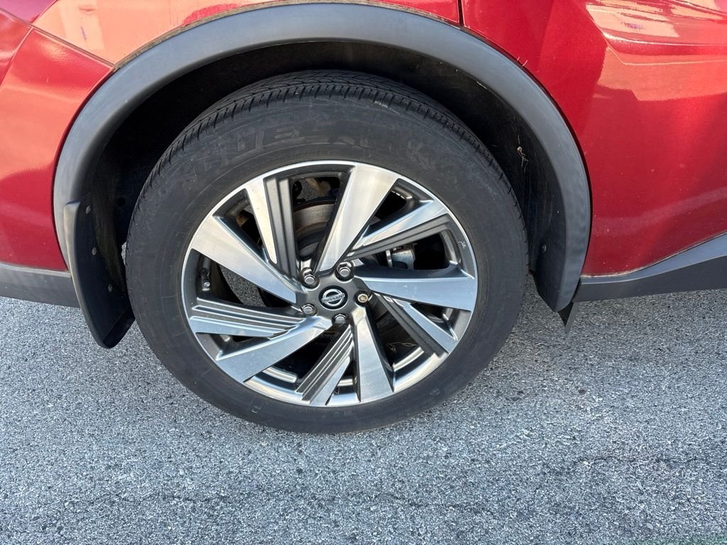 Used 2019 Red Nissan SL image 10