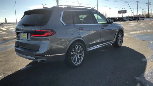 Used 2025 Gray BMW xDrive40i image 8