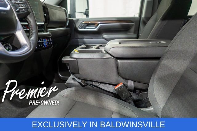 Used 2025 Sterling Metallic GMC SLE image 17