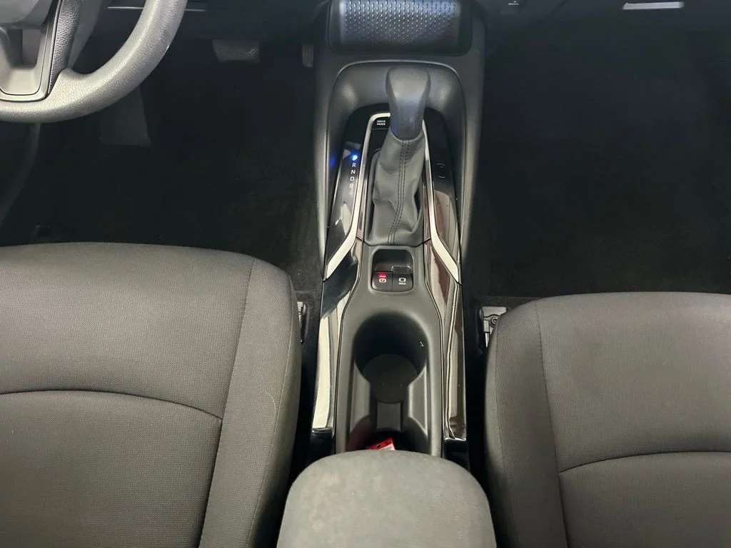 Used 2020 Silver Toyota LE image 10