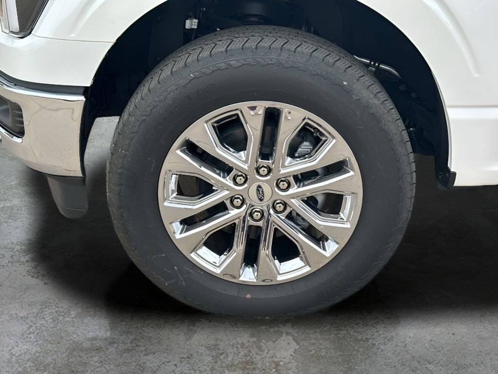 New 2025 Star White Metallic Tri-Coat Ford Lariat® image 9