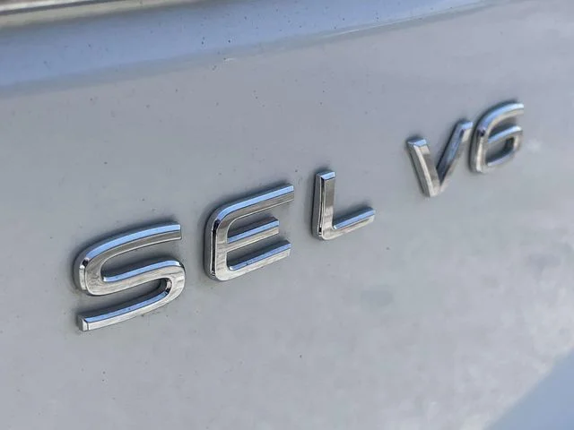 Used 2023  Volkswagen SEL image 8