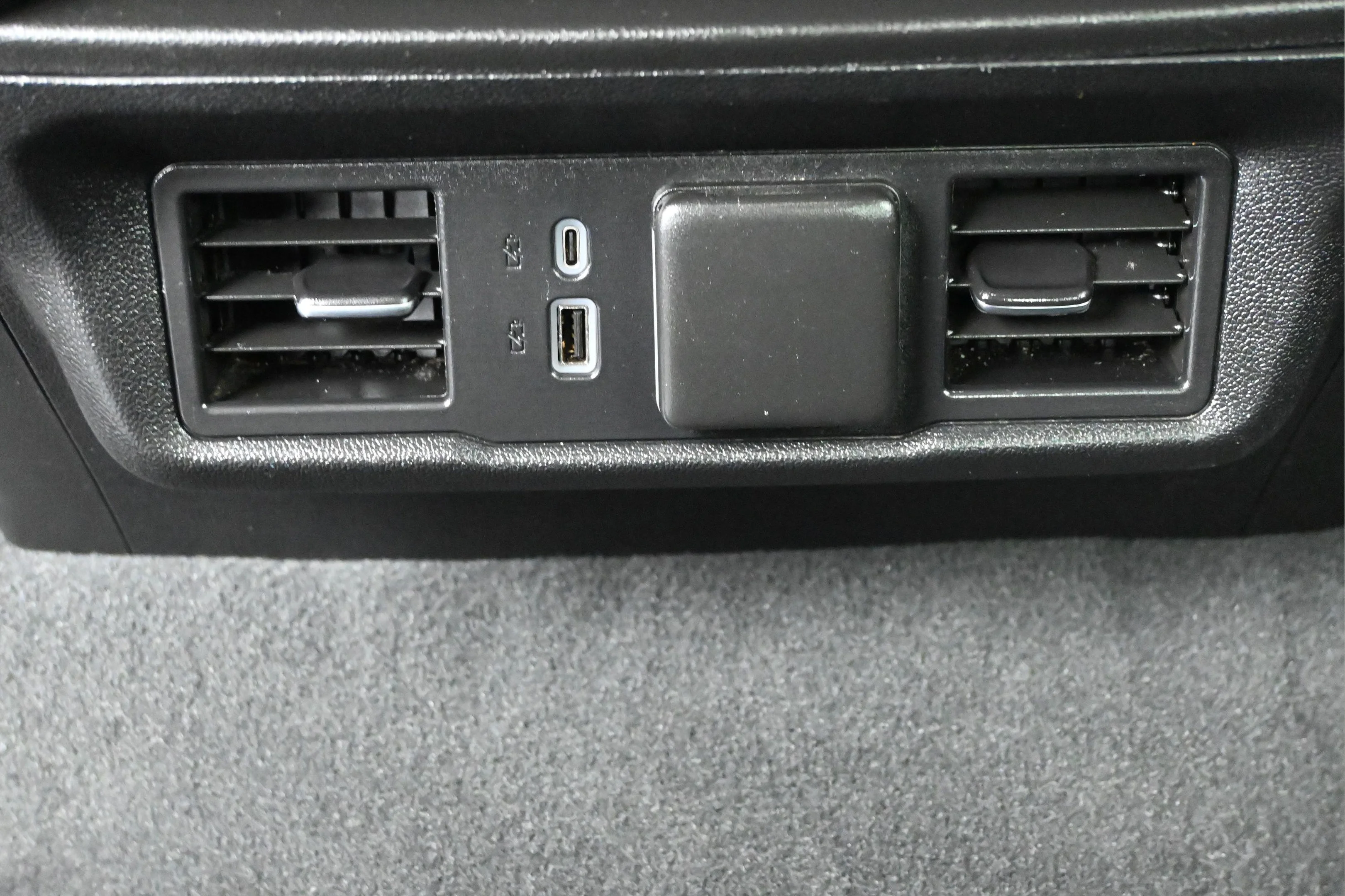 Used 2025 Summit White Chevrolet LT image 10