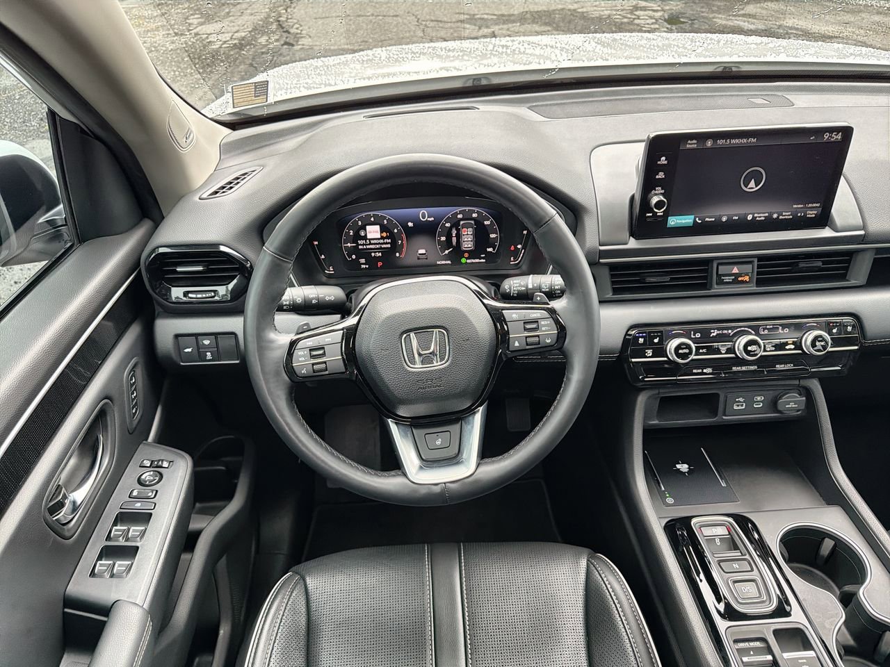 Used 2024 White Honda Elite image 10