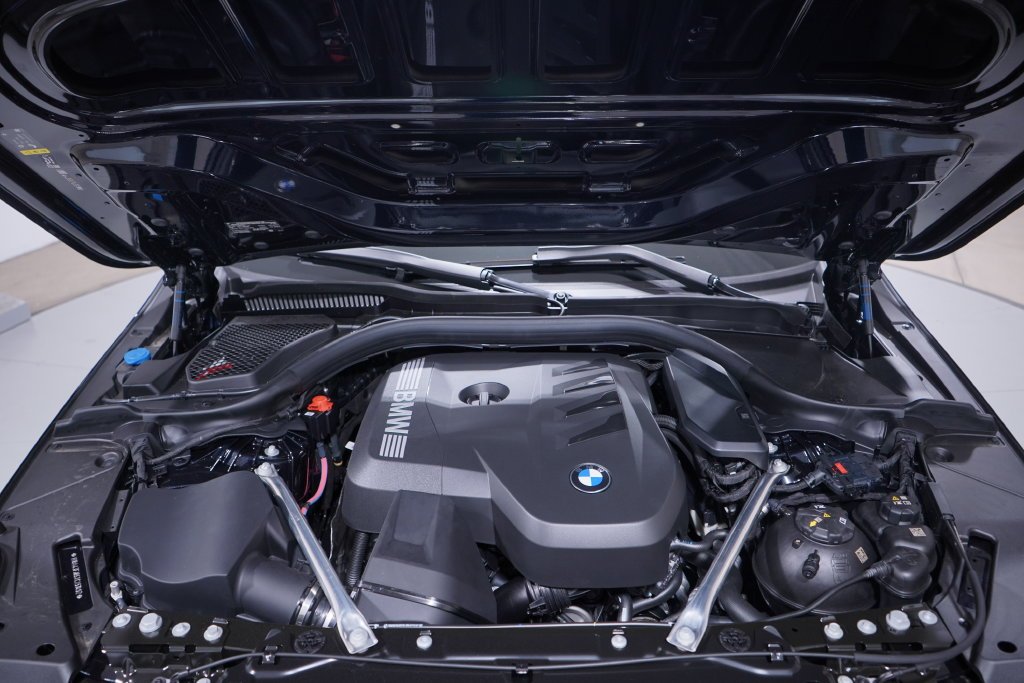 Used 2026 Carbon Black Metallic BMW 530i image 16