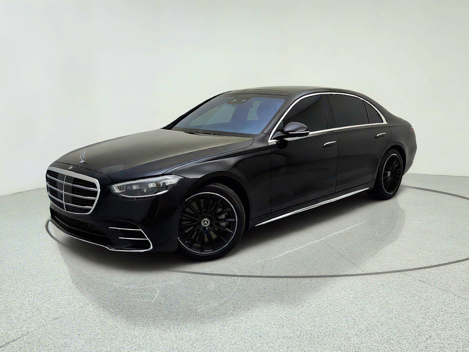 Used 2026 Obsidian Black Metallic Mercedes-Benz S 580 image 1