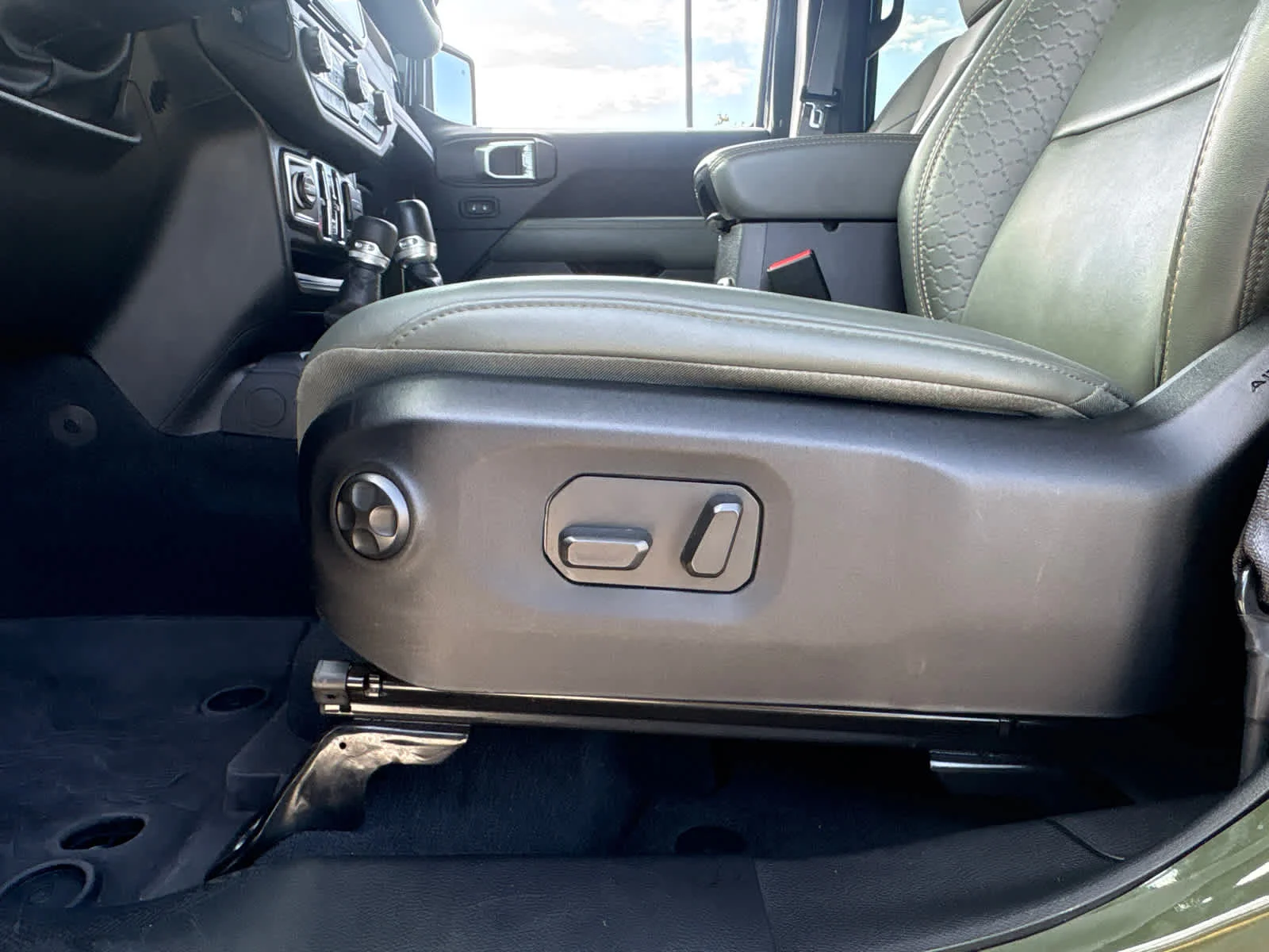 Used 2024 Sarge Green Clearcoat Jeep High Altitude image 20