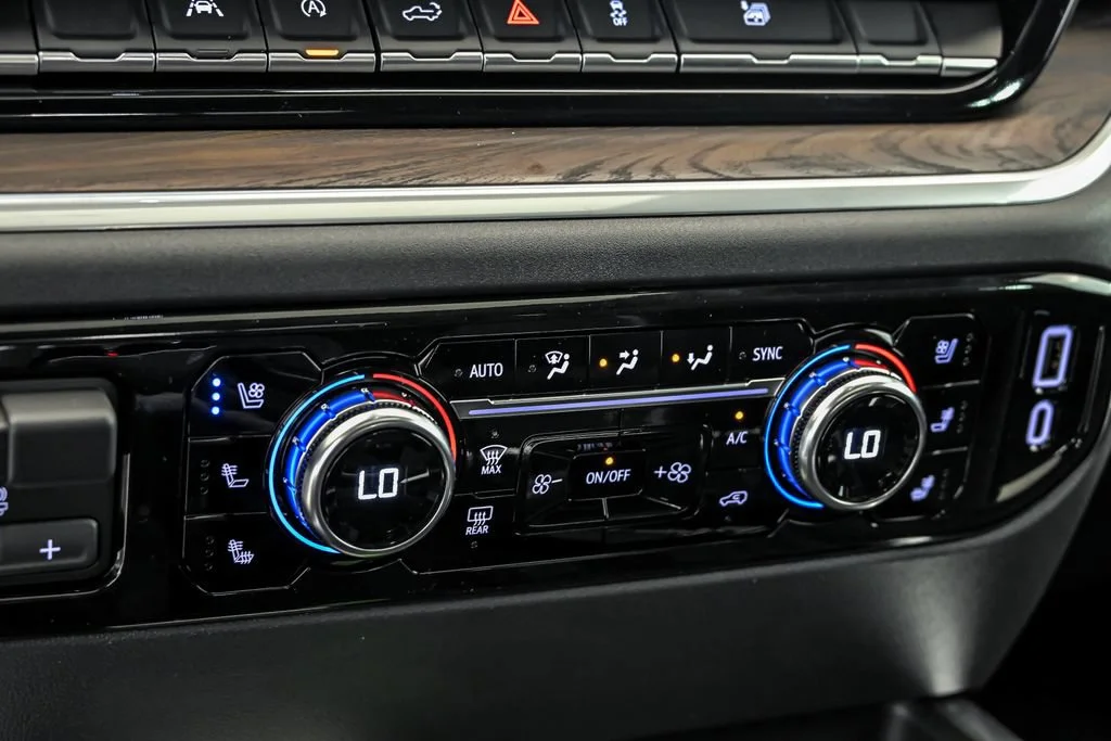 2026 GMC Sierra 1500 SLT - Photo 19