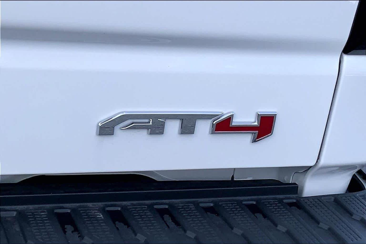 New 2026 Summit White GMC AT4 image 15