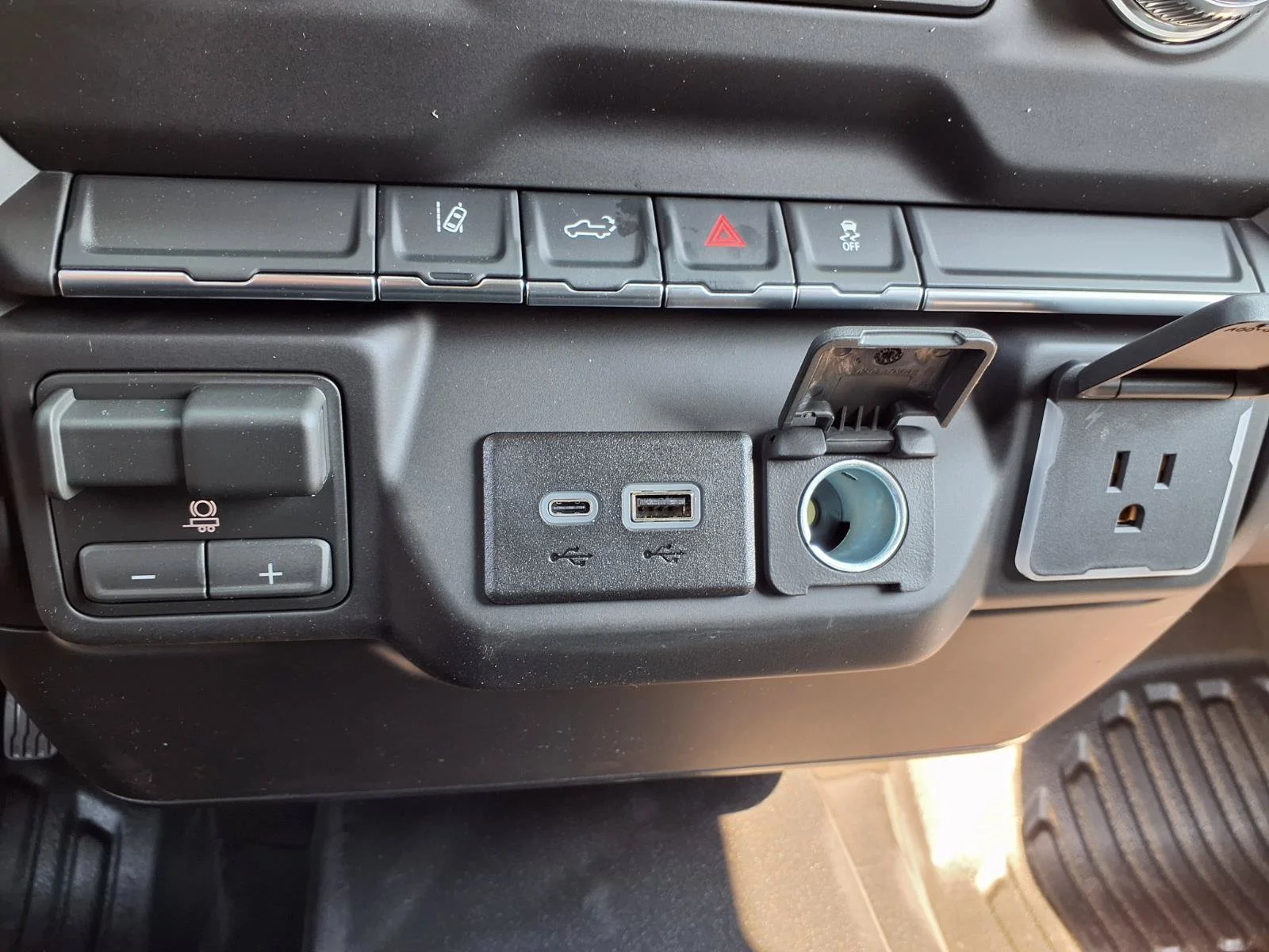 2026 GMC Sierra 3500HD Pro - Photo 7