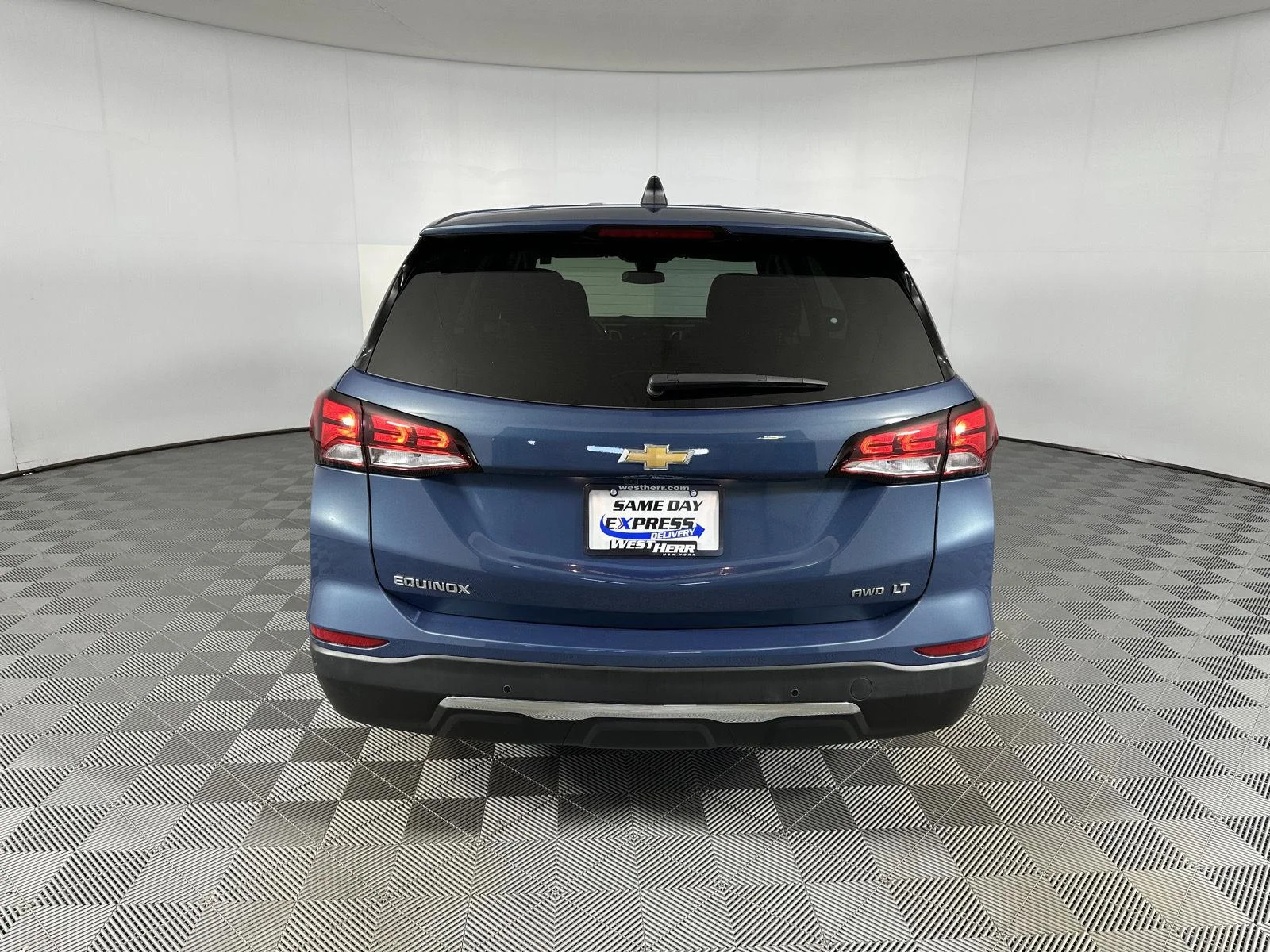 Used 2024 Lakeshore Blue Metallic Chevrolet LT image 29
