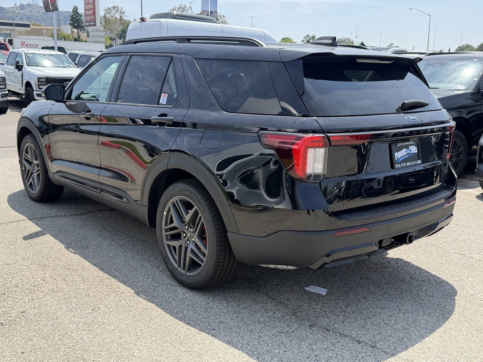New 2026 Agate Black Metallic Ford ST-Line image 4