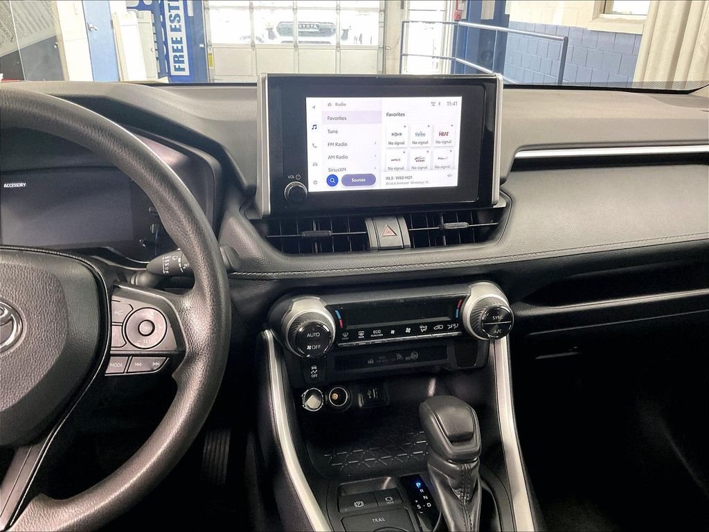 Used 2025 White Toyota XLE image 18