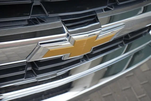 Used 2018 SILVER ICE METALLIC Chevrolet LT image 14