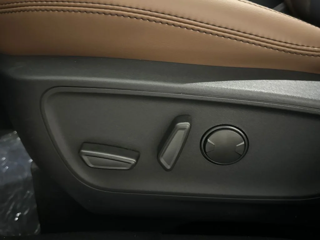 New 2026 Gray Ford Outer Banks image 24
