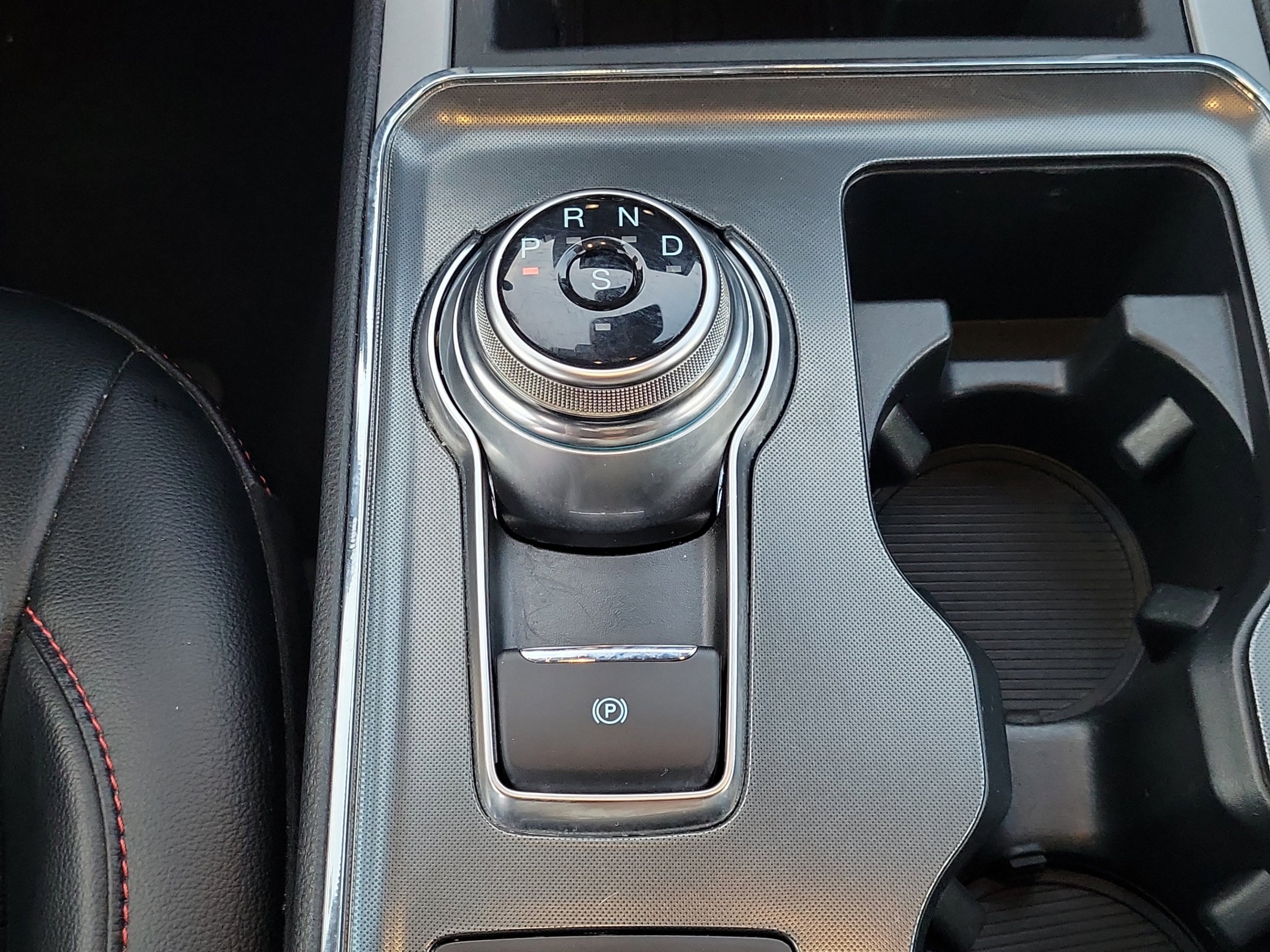 Used 2022 Black Metallic Ford ST Line image 19