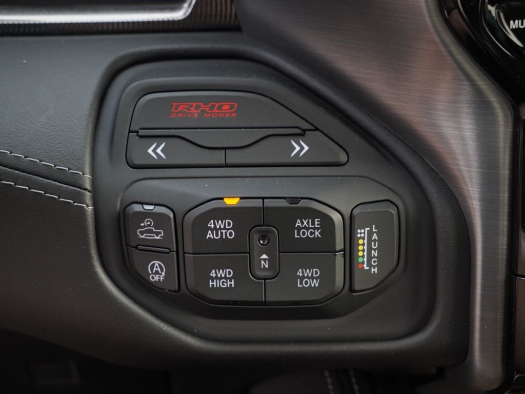 New 2026 Diamond Black Crystal Pearl-Coat Exterior Paint RAM RHO image 16